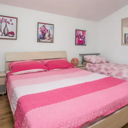 3 Bedroom Awesome In * Vir