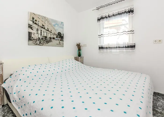 Gorgeous In With Kitchen Apartman