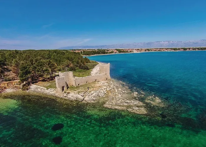 Apartman Gorgeous In With Kitchen