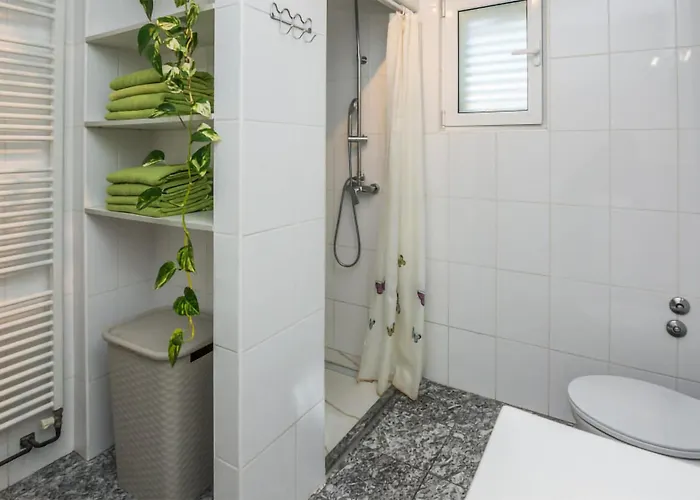 Gorgeous In With Kitchen Apartman