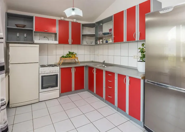 Gorgeous In With Kitchen Apartman Vir