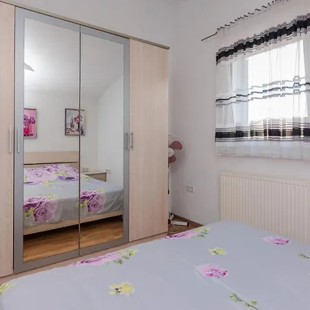 Gorgeous In With Kitchen Vir