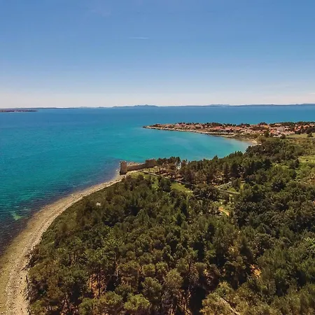 Daire Gorgeous In With Kitchen