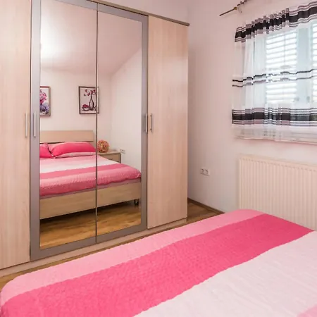 Gorgeous In With Kitchen Apartament