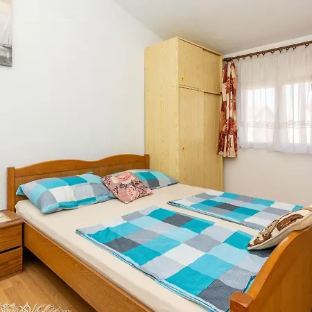 Gorgeous In With Kitchen Apartment Vir