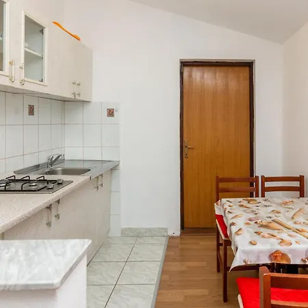 Gorgeous In With Kitchen Apartment Vir