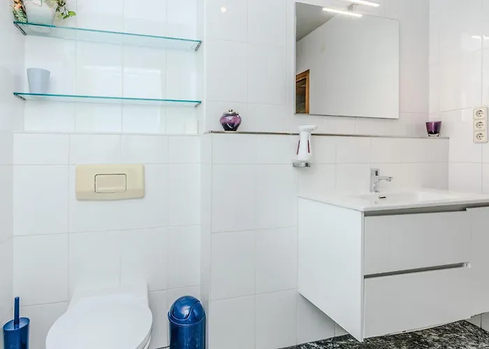 Apartman Gorgeous In With Kitchen