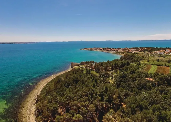 Apartman Gorgeous In With Kitchen