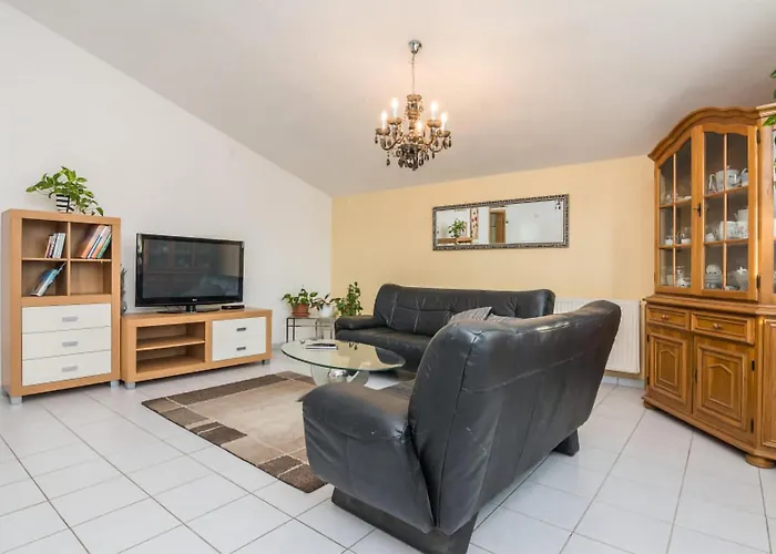 Gorgeous In With Kitchen Vir